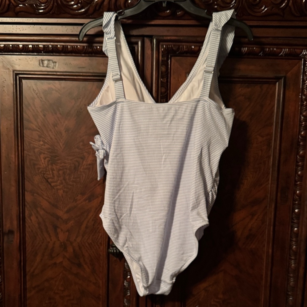 Kindred Bravely One Piece Maternity & Nursing Swimsuit - Picture 3 of 9
